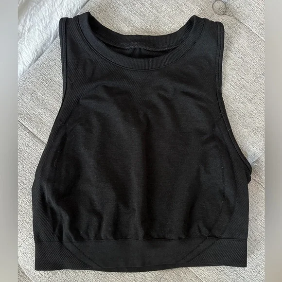 LIKE NEW Alphalete Cropped Stratus Seamless Tank - Picture 3 of 6